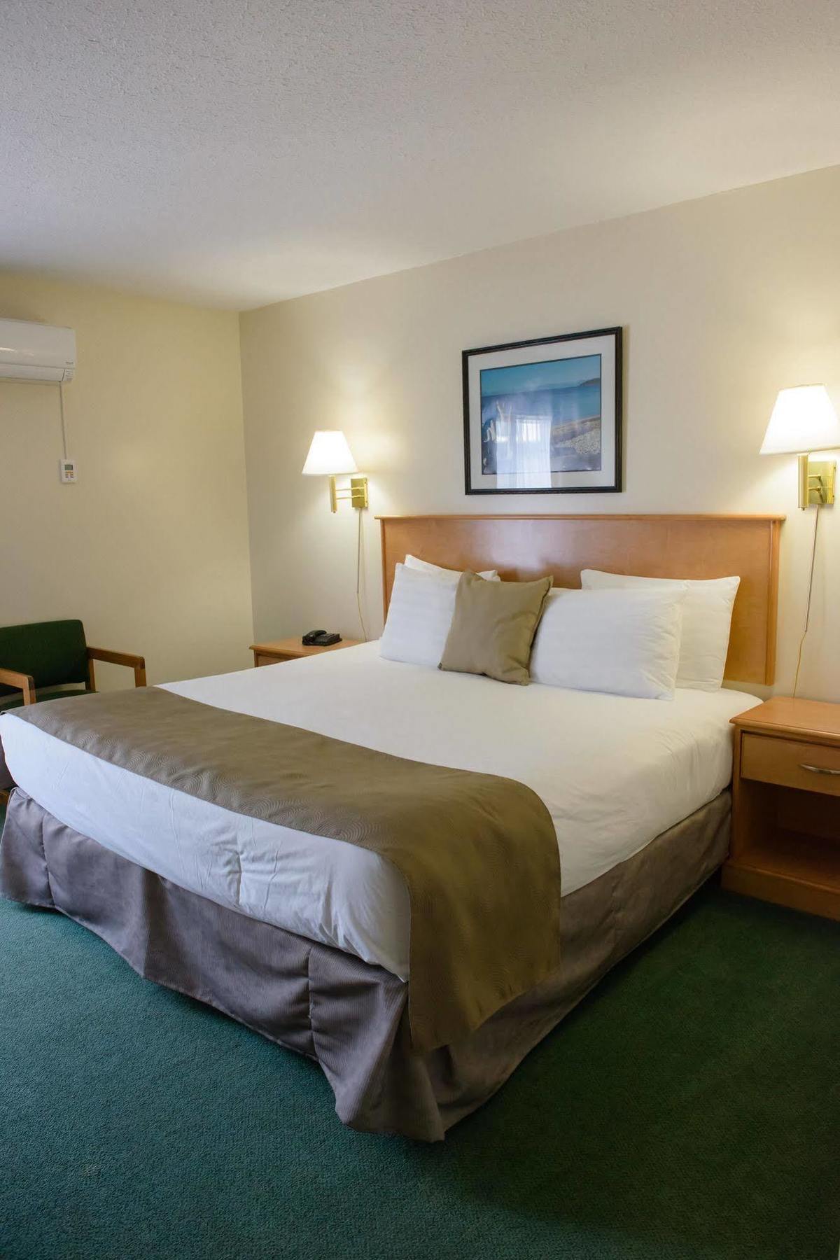 Driftwood Inn Сешелт Экстерьер фото