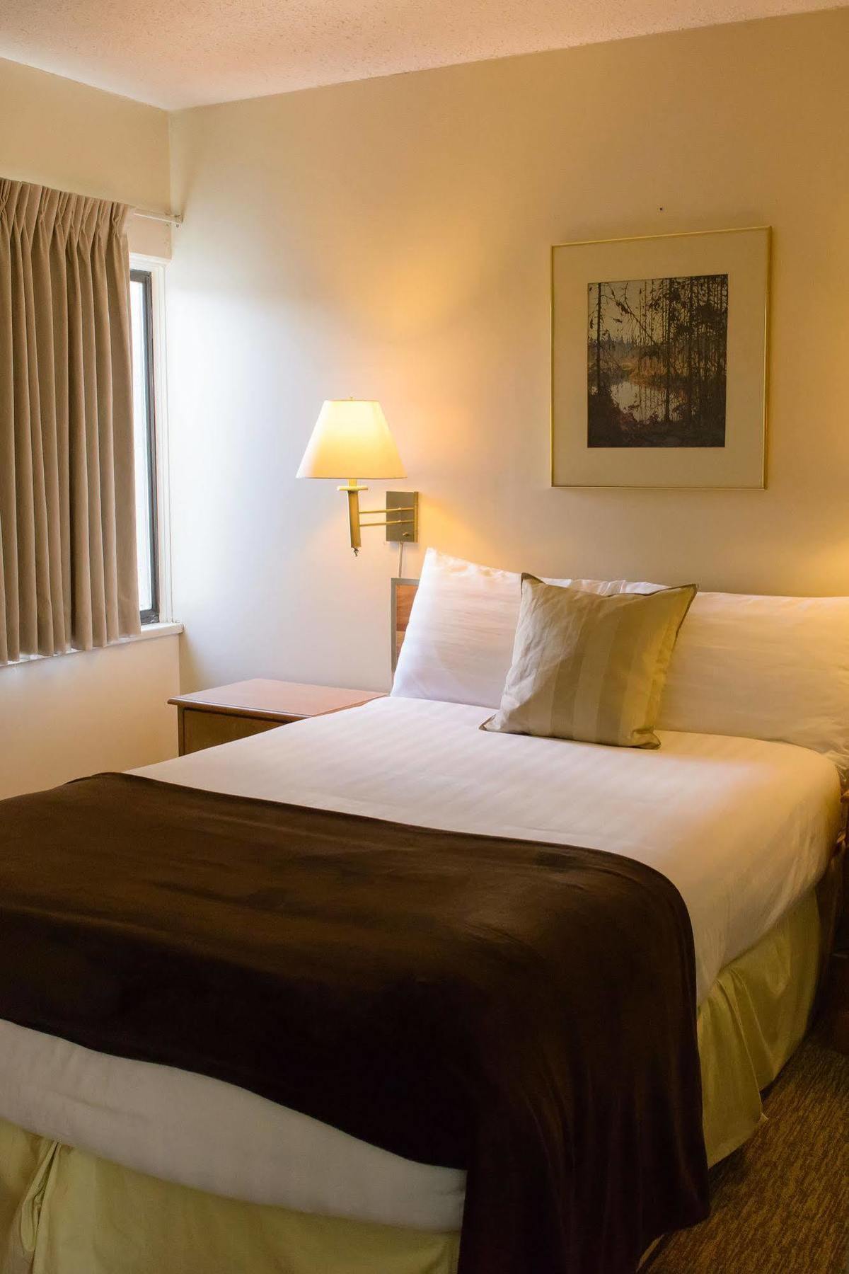 Driftwood Inn Сешелт Экстерьер фото