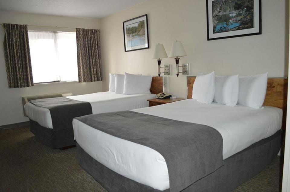 Driftwood Inn Сешелт Экстерьер фото