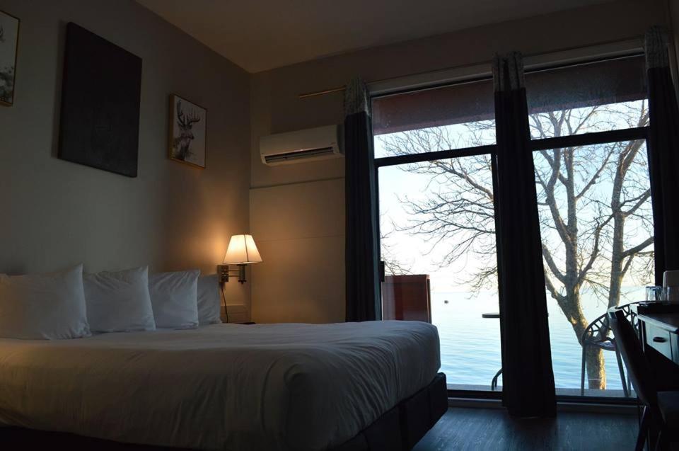 Driftwood Inn Сешелт Экстерьер фото