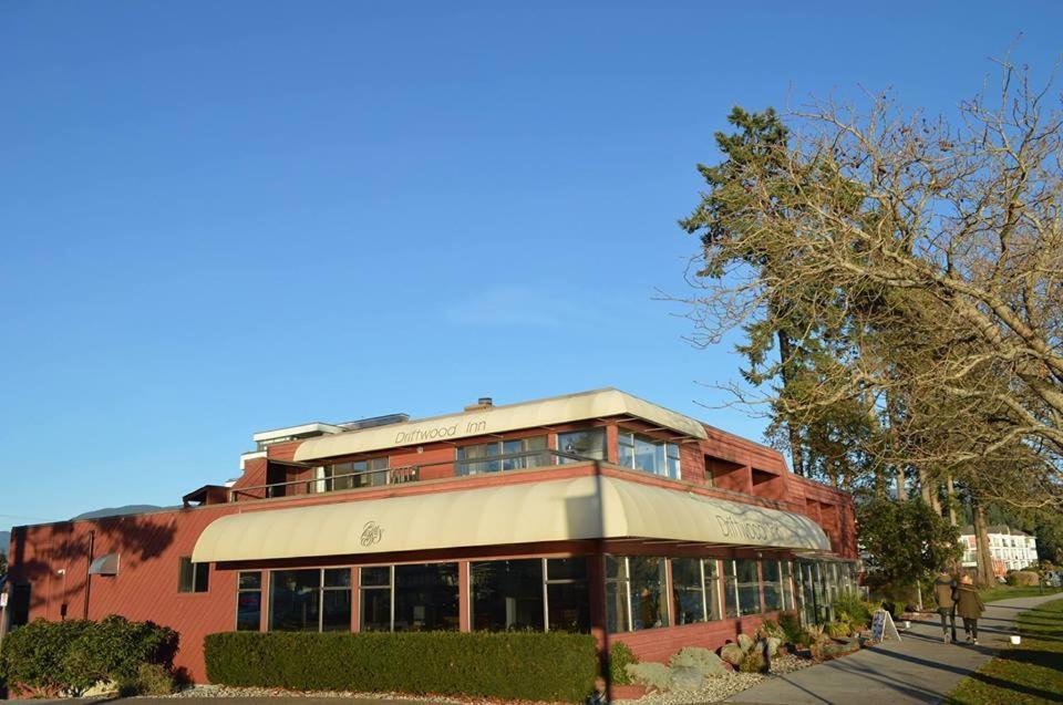 Driftwood Inn Сешелт Экстерьер фото